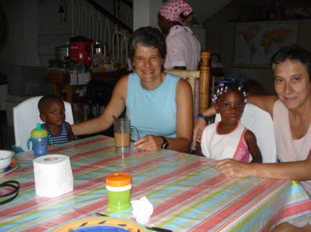 à table avec Bengina et sa maman Teresa